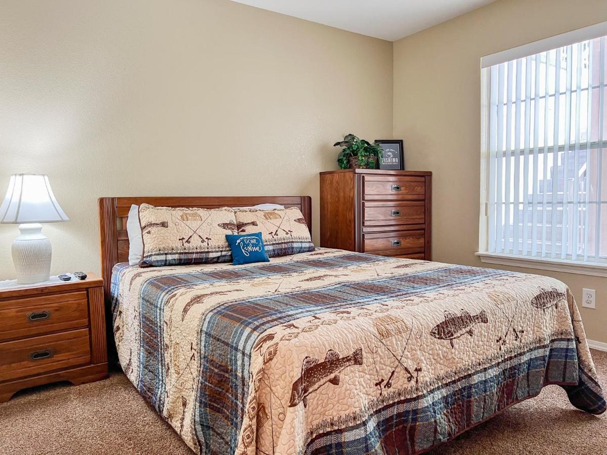 Lake Front 2Br Walk-In With Large Deck - Free Tickets Included - 79-1 Branson Luaran gambar