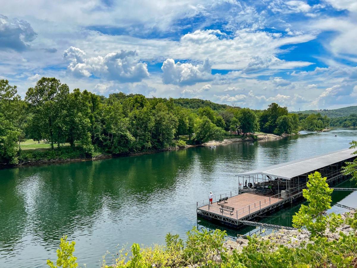 Lake Front 2Br Walk-In With Large Deck - Free Tickets Included - 79-1 Branson Luaran gambar